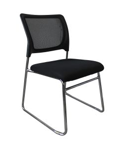 ALESSIA Versátil silla de  visita  perfecta para pequeños espacios  con respaldar en malla negra, asiento en tela negra y estructura cromada.