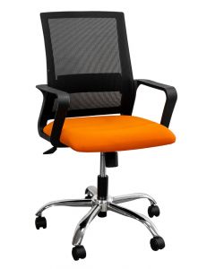 BASIC Silla semi ejecutiva con respaldar en malla negra y asiento en tela naranja, base cromada giratoria, brazos fijos, mecanismo de ajuste de altura y de respaldo.